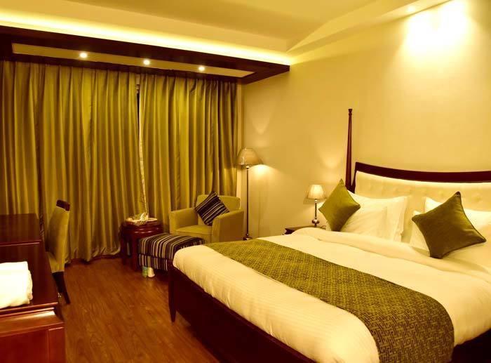 Season Hotel Nainital Buitenkant foto