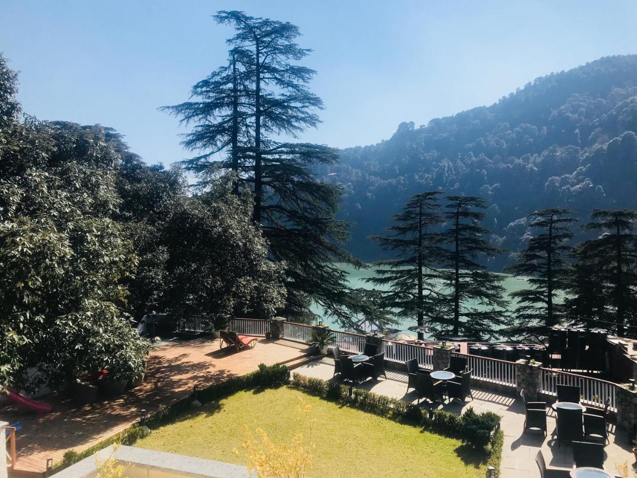 Season Hotel Nainital Buitenkant foto